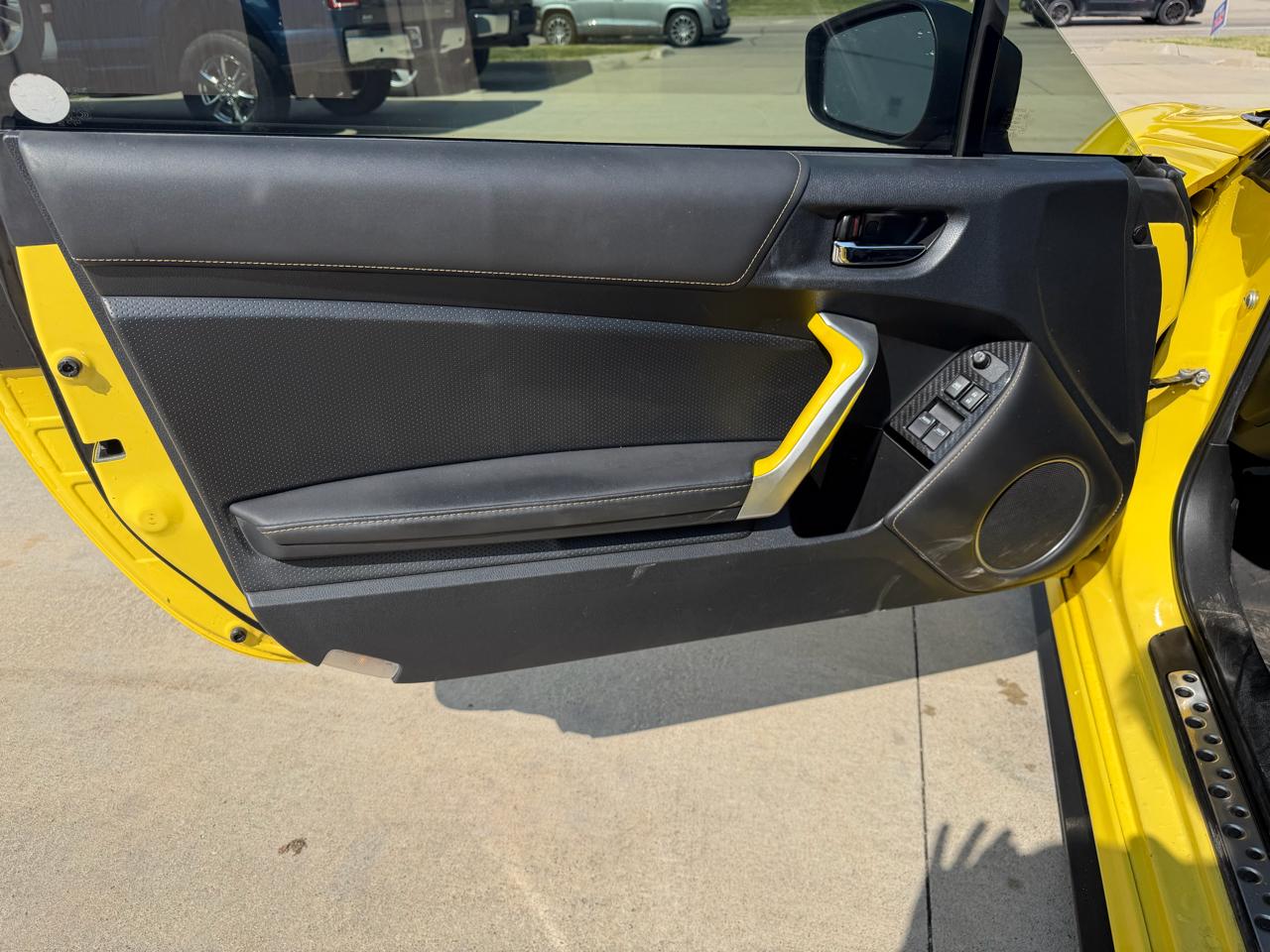Subaru BRZ Series.Yellow Manual 2017