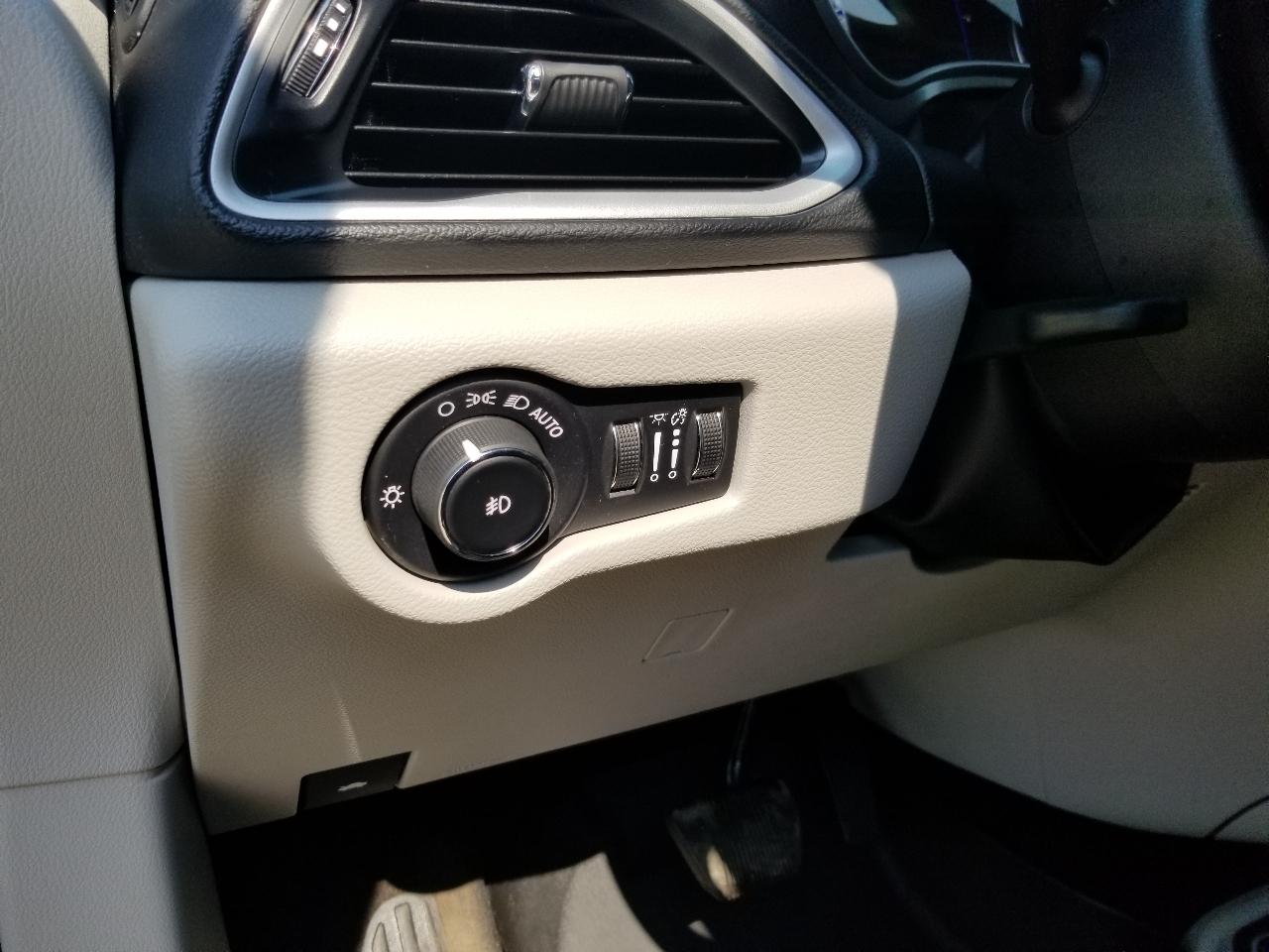Chrysler Pacifica Touring FWD 2020