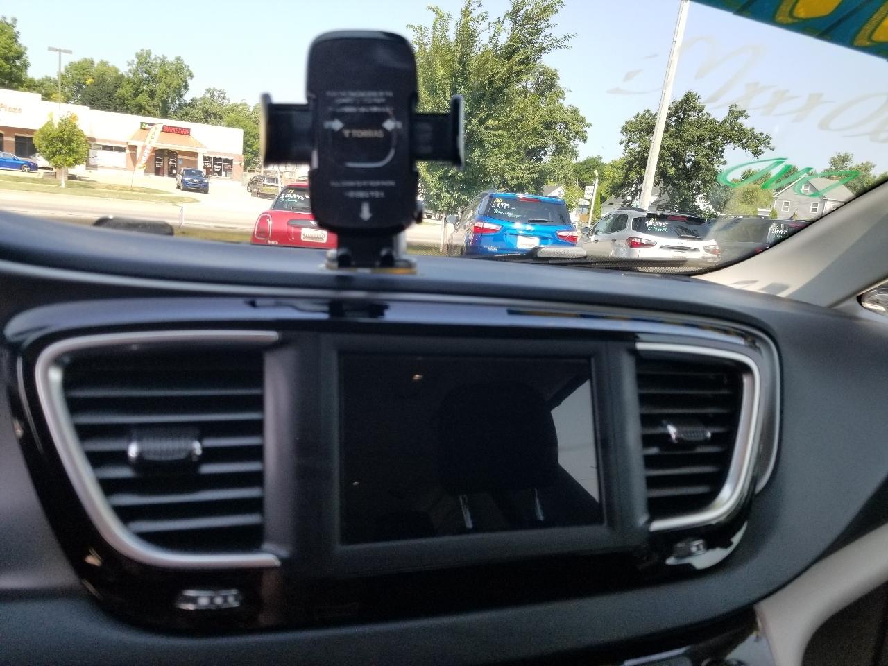 Chrysler Pacifica Touring FWD 2020