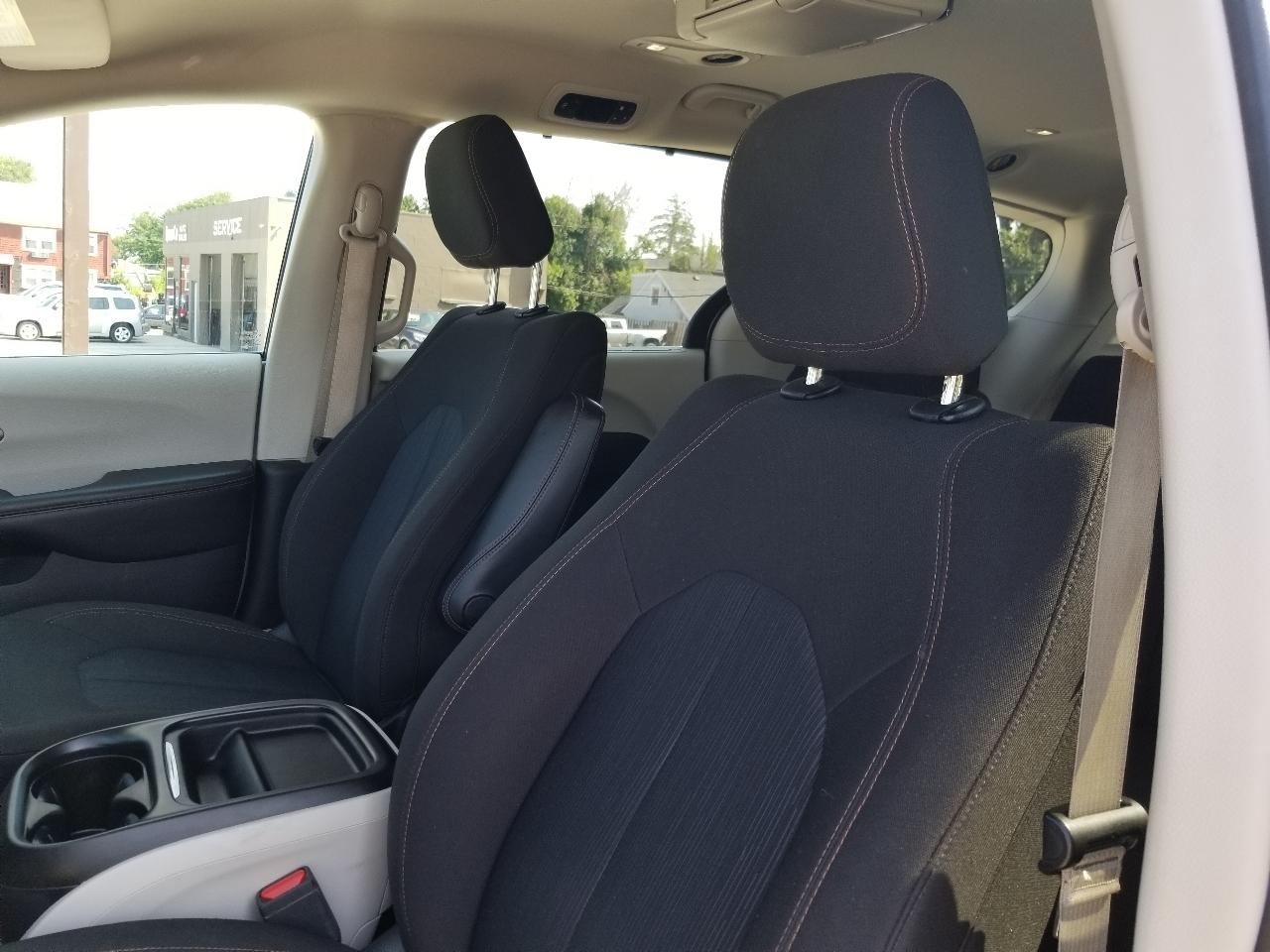 Chrysler Pacifica Touring FWD 2020