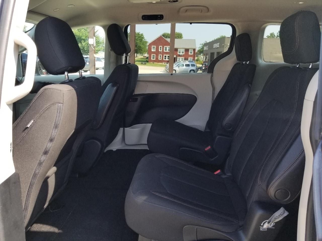 Chrysler Pacifica Touring FWD 2020