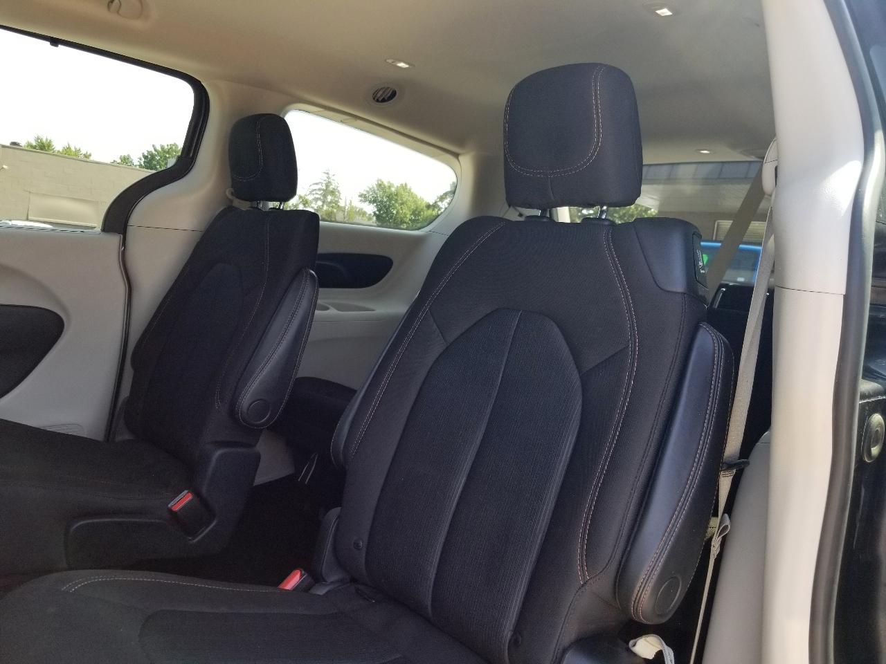 Chrysler Pacifica Touring FWD 2020