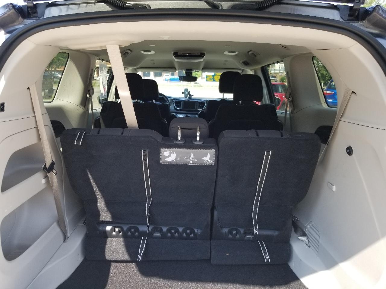 Chrysler Pacifica Touring FWD 2020