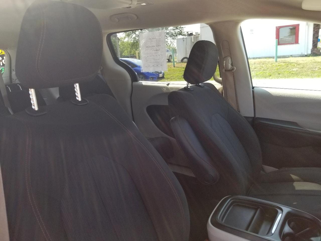 Chrysler Pacifica Touring FWD 2020
