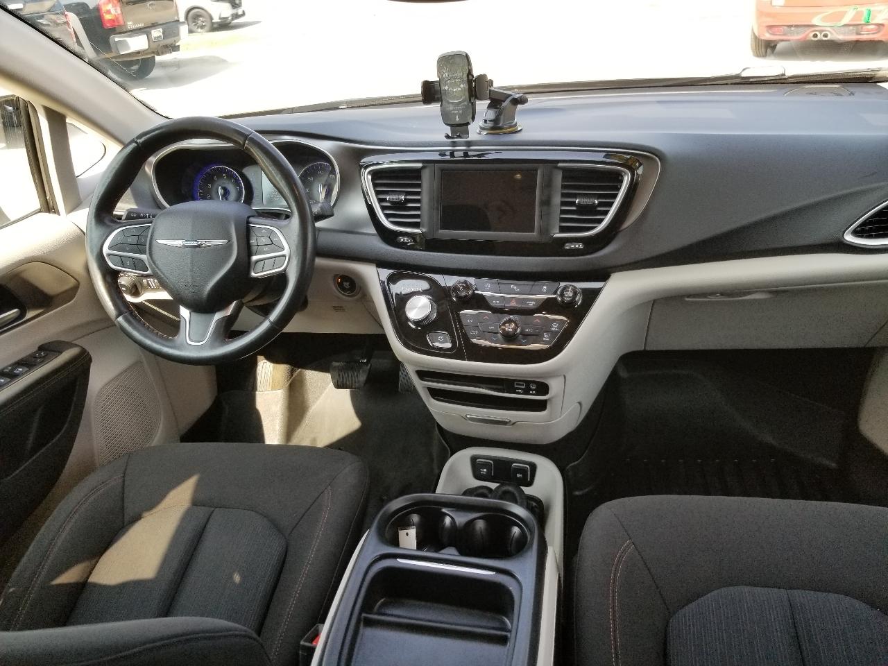 Chrysler Pacifica Touring FWD 2020