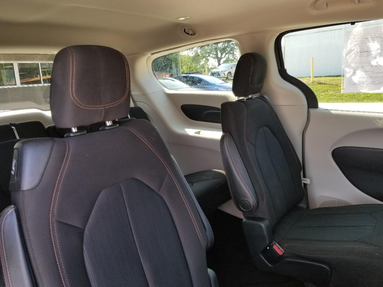 Chrysler Pacifica Touring FWD 2020