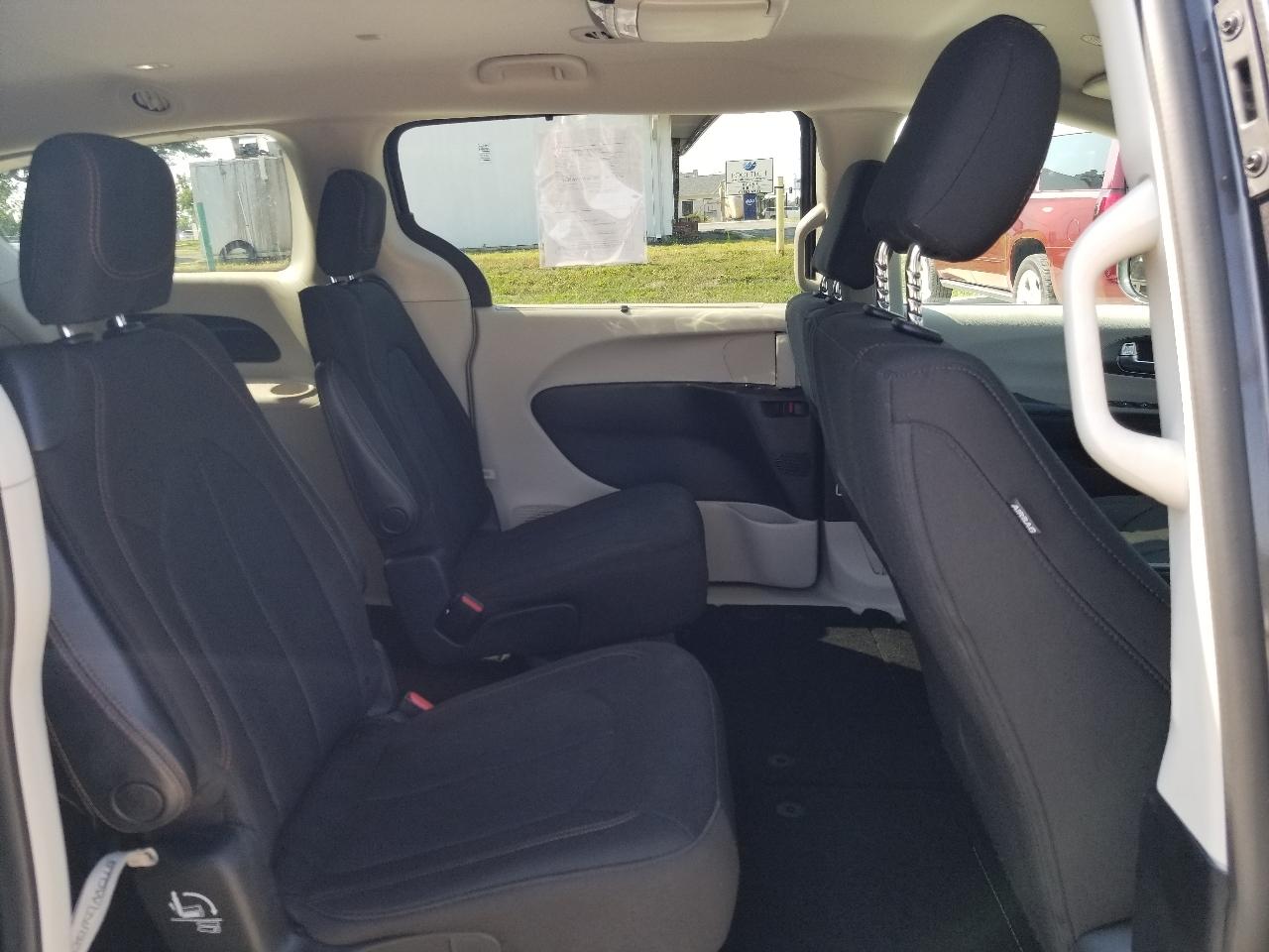 Chrysler Pacifica Touring FWD 2020