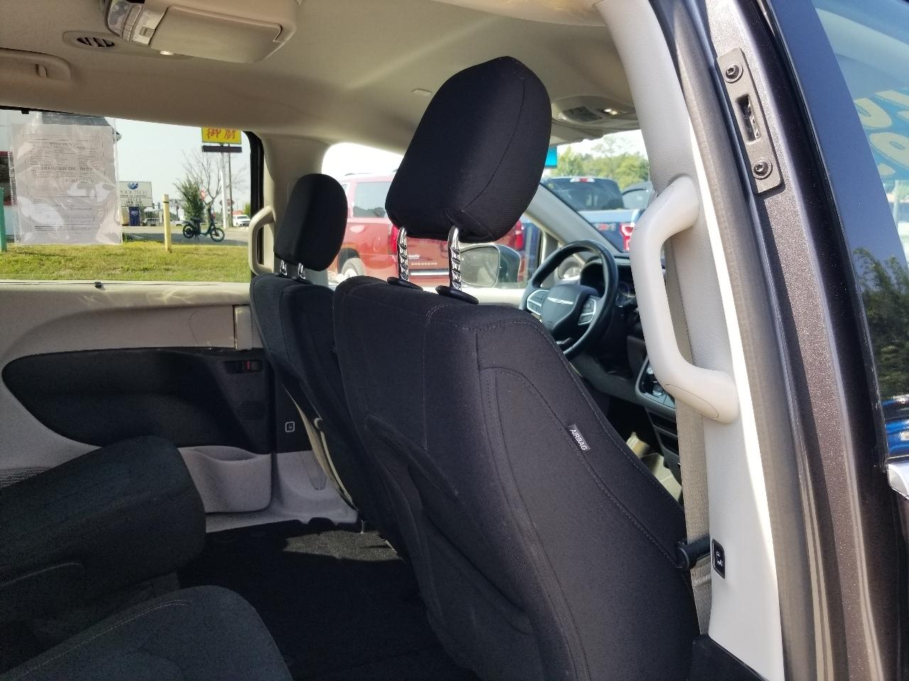 Chrysler Pacifica Touring FWD 2020