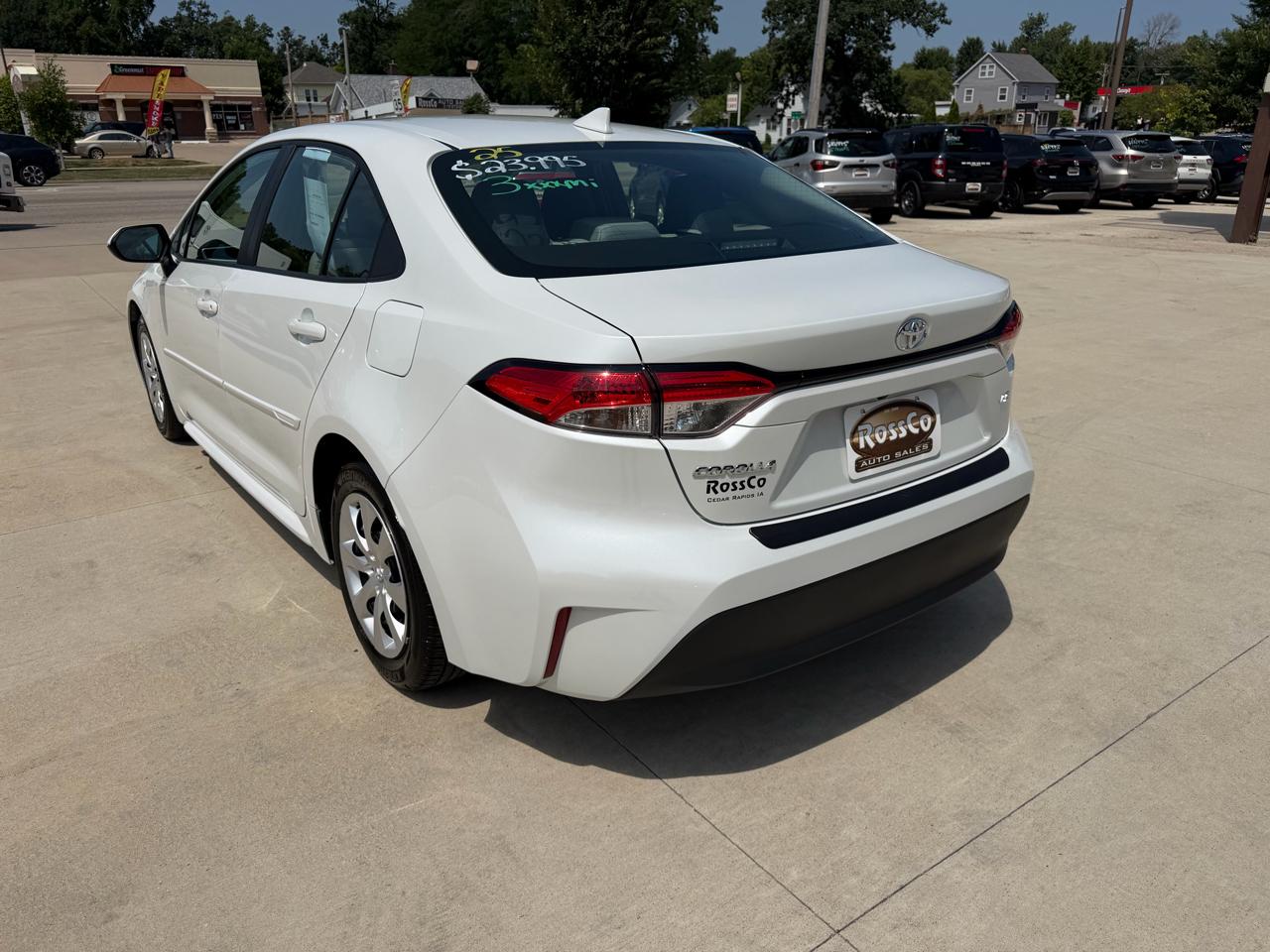 Toyota Corolla LE CVT (Natl) 2025