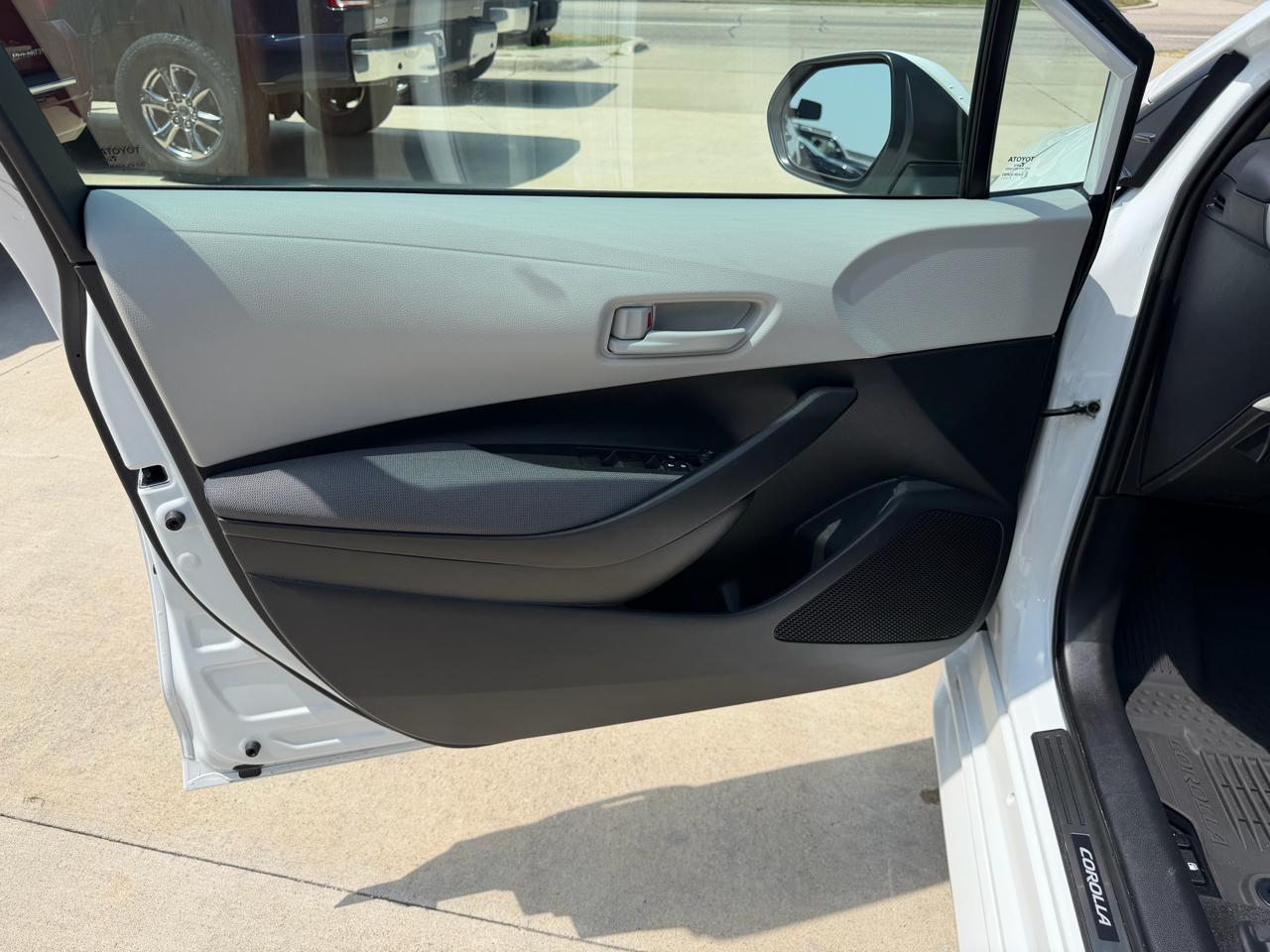 Toyota Corolla LE CVT (Natl) 2025
