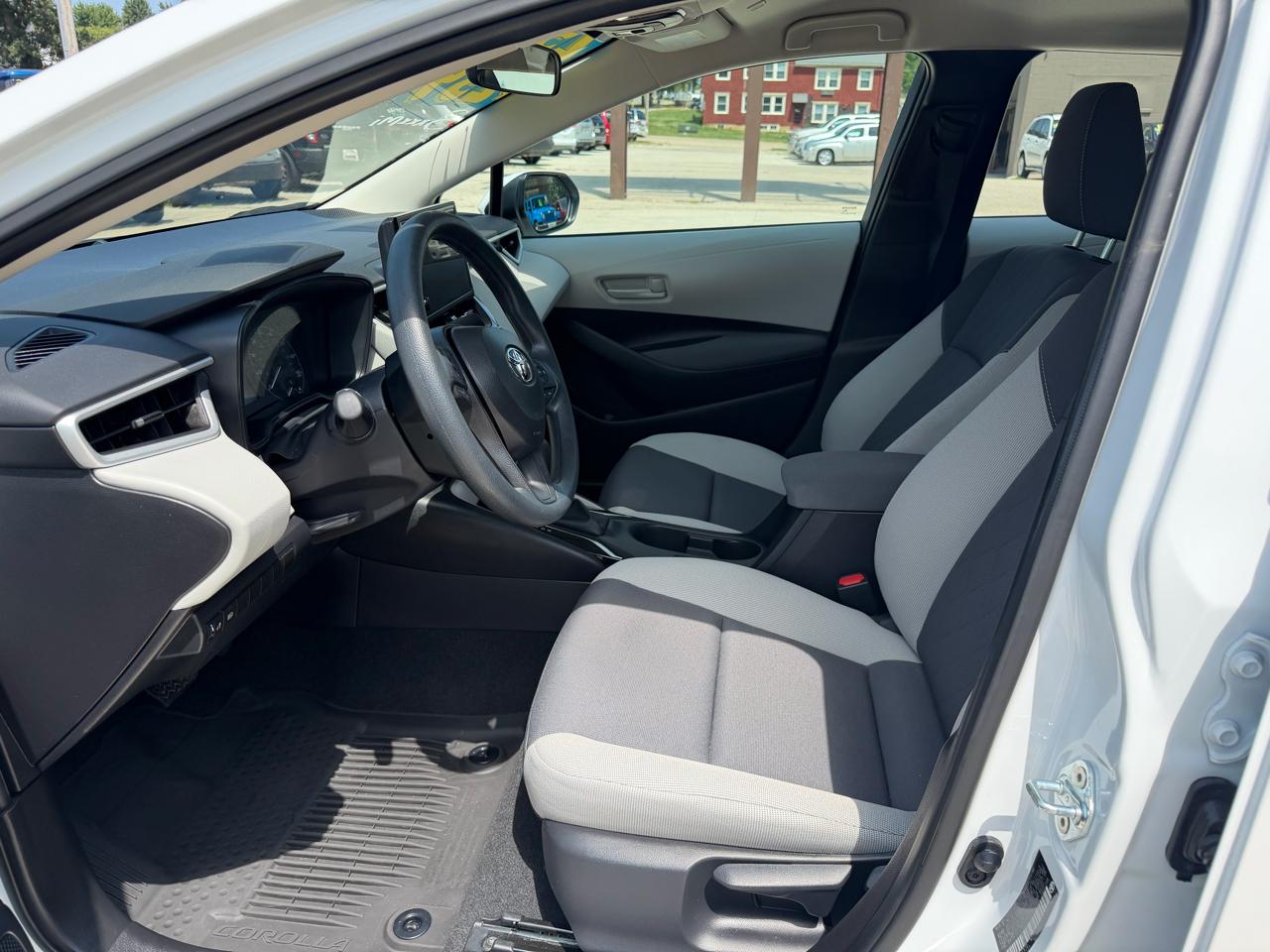 Toyota Corolla LE CVT (Natl) 2025