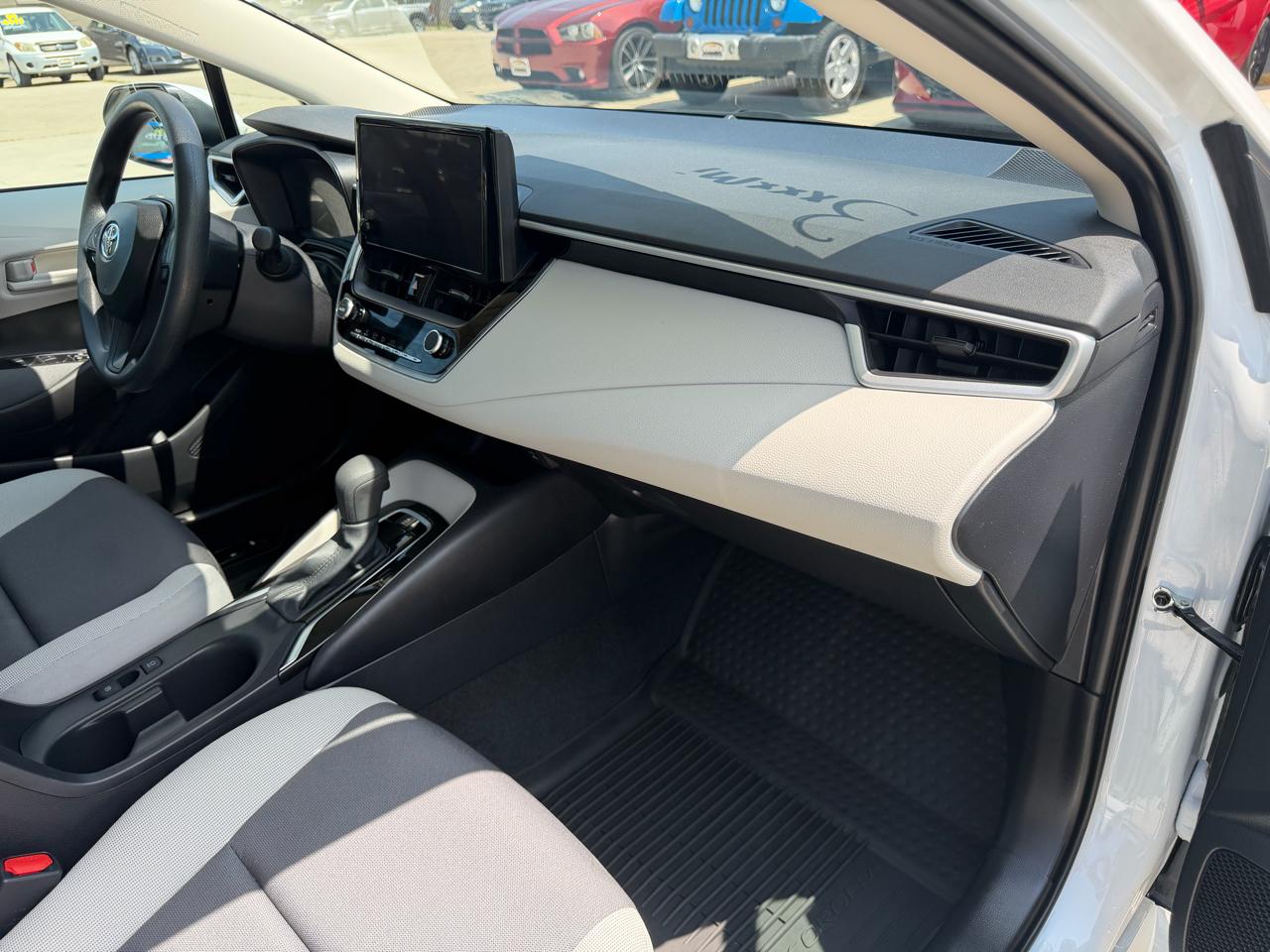 Toyota Corolla LE CVT (Natl) 2025