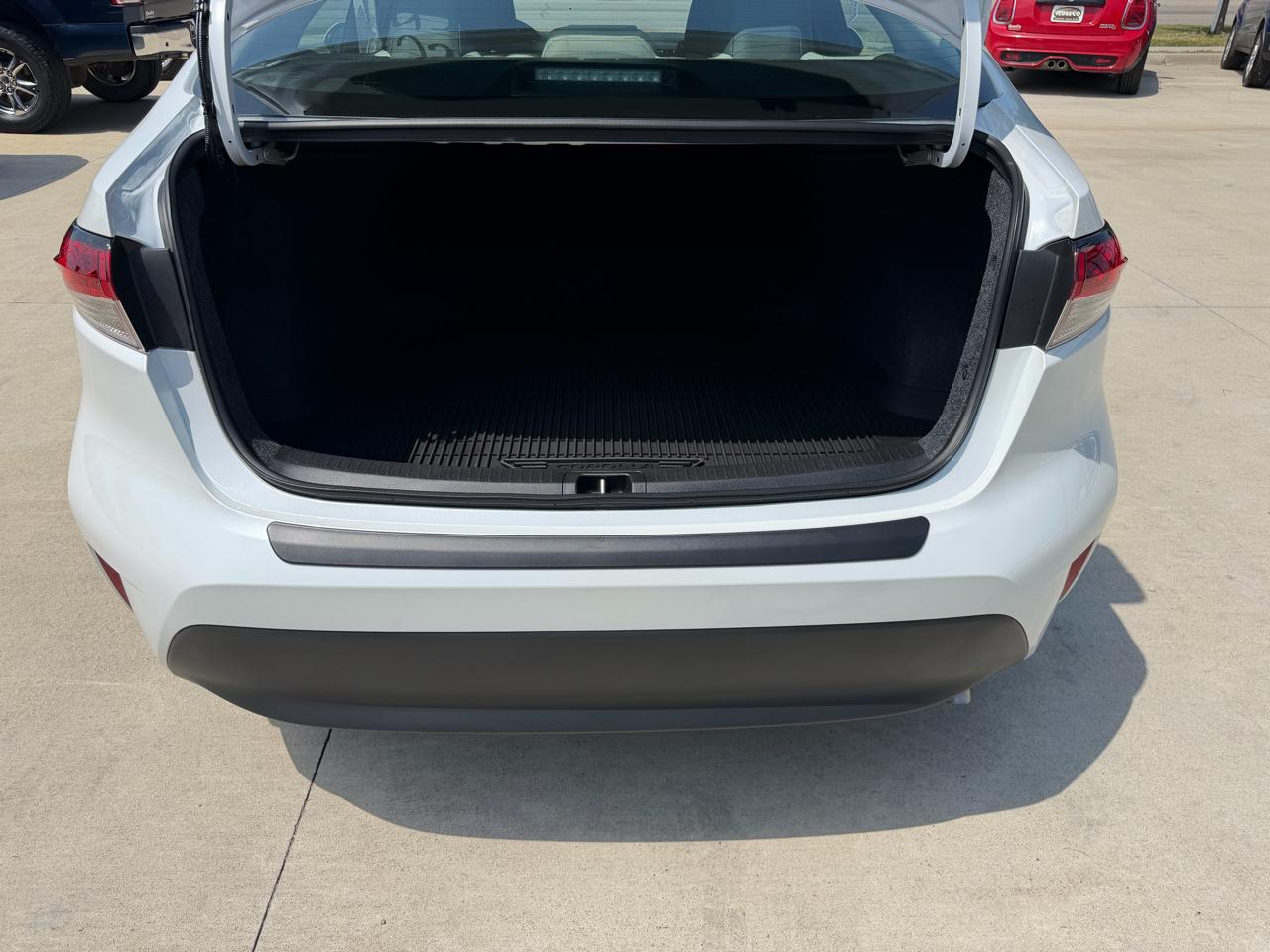 Toyota Corolla LE CVT (Natl) 2025