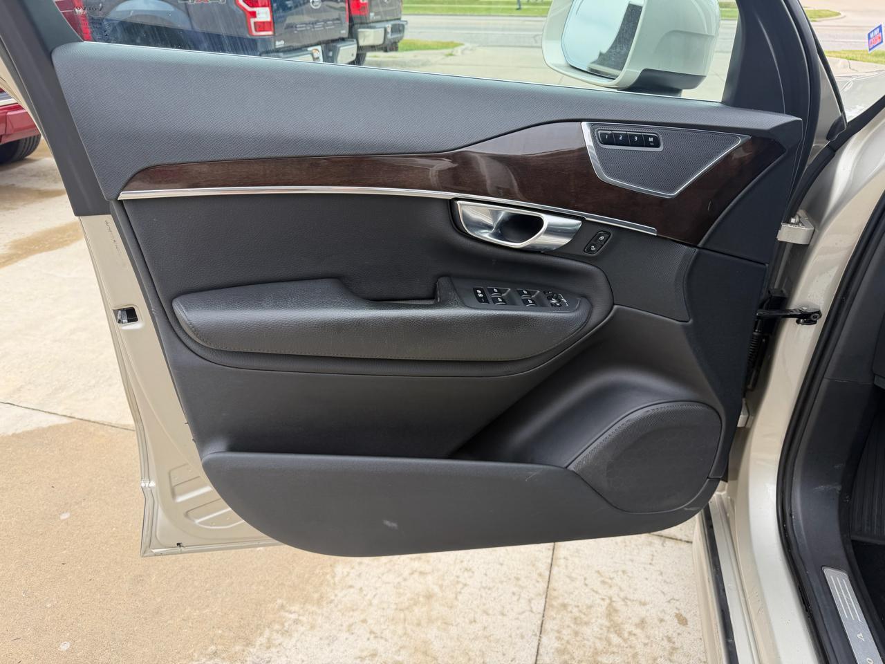 Volvo XC90 AWD 4dr T6 Momentum 2016