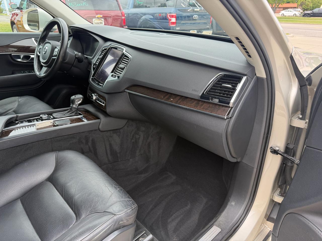 Volvo XC90 AWD 4dr T6 Momentum 2016