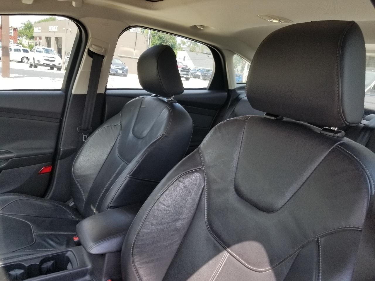 Ford Focus 4dr Sdn SE 2015