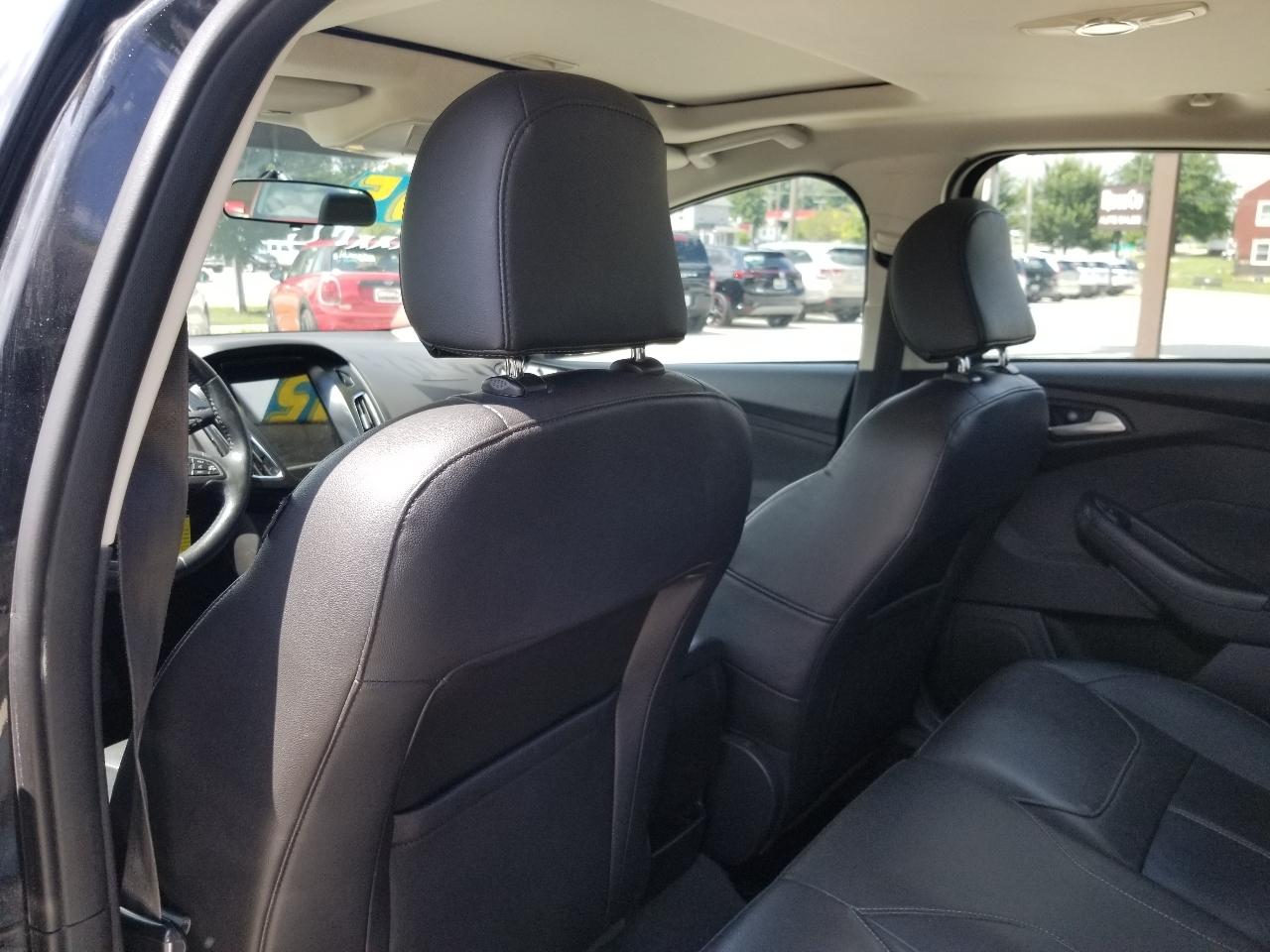Ford Focus 4dr Sdn SE 2015