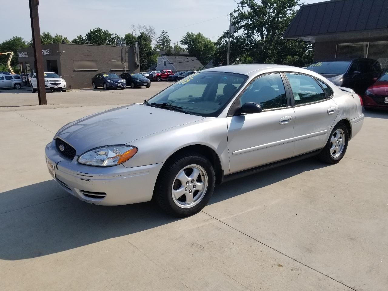 Ford Taurus 4dr Sdn SE 2007