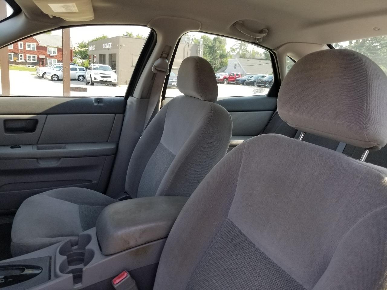 Ford Taurus 4dr Sdn SE 2007