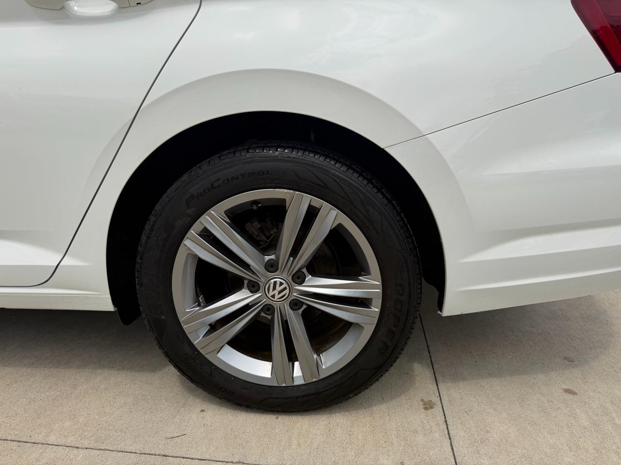 Volkswagen Jetta  2019