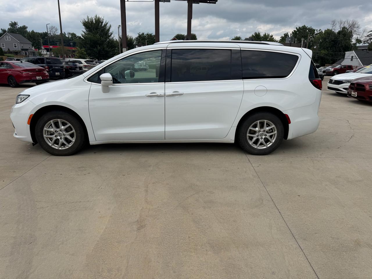 Chrysler Pacifica Touring L FWD 2021