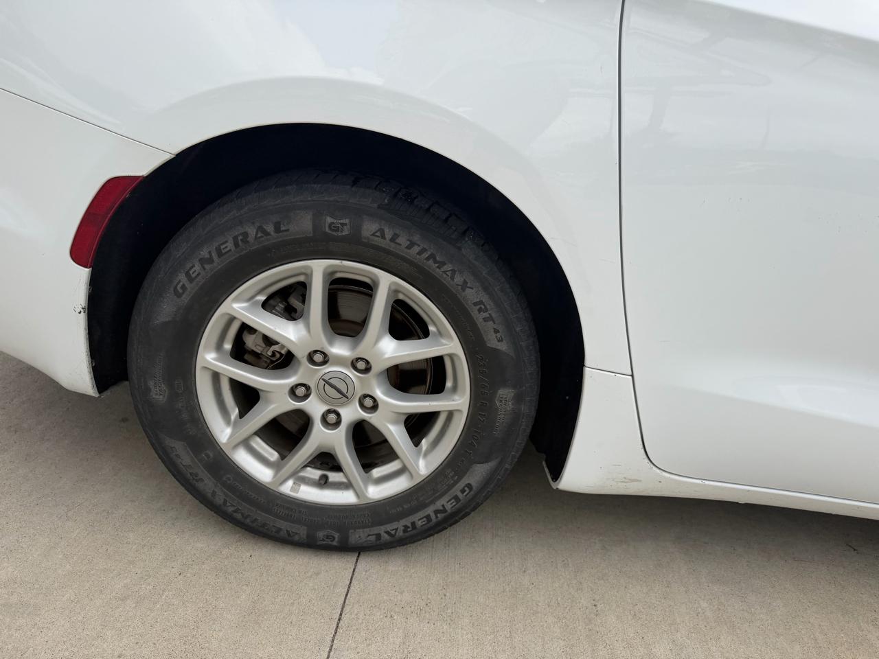 Chrysler Pacifica Touring L FWD 2021