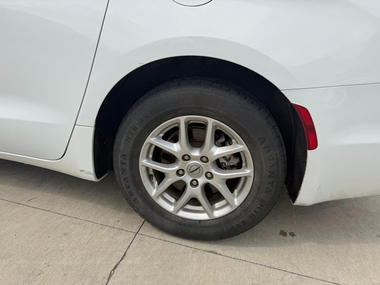 Chrysler Pacifica Touring L FWD 2021