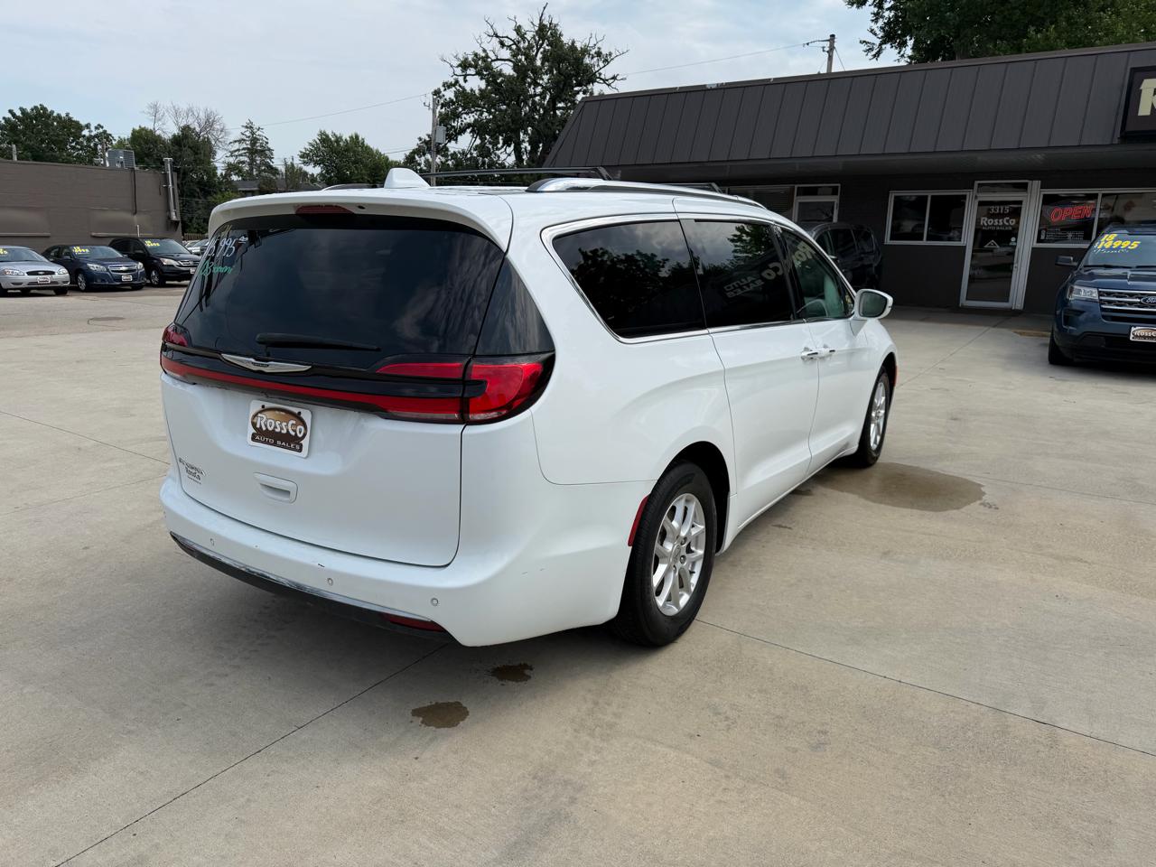 Chrysler Pacifica Touring L FWD 2021