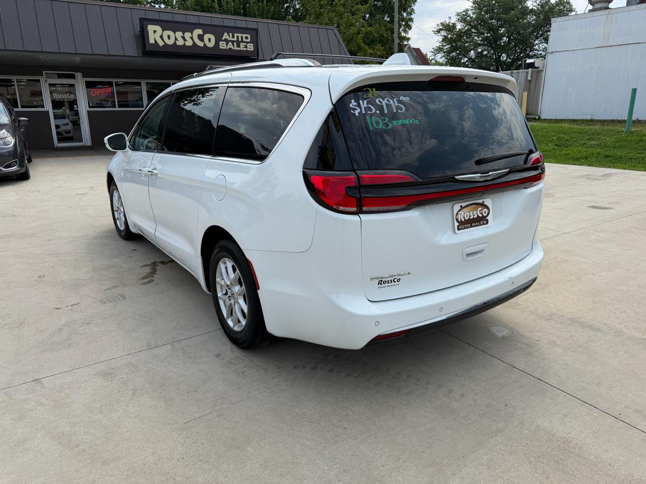 Chrysler Pacifica Touring L FWD 2021