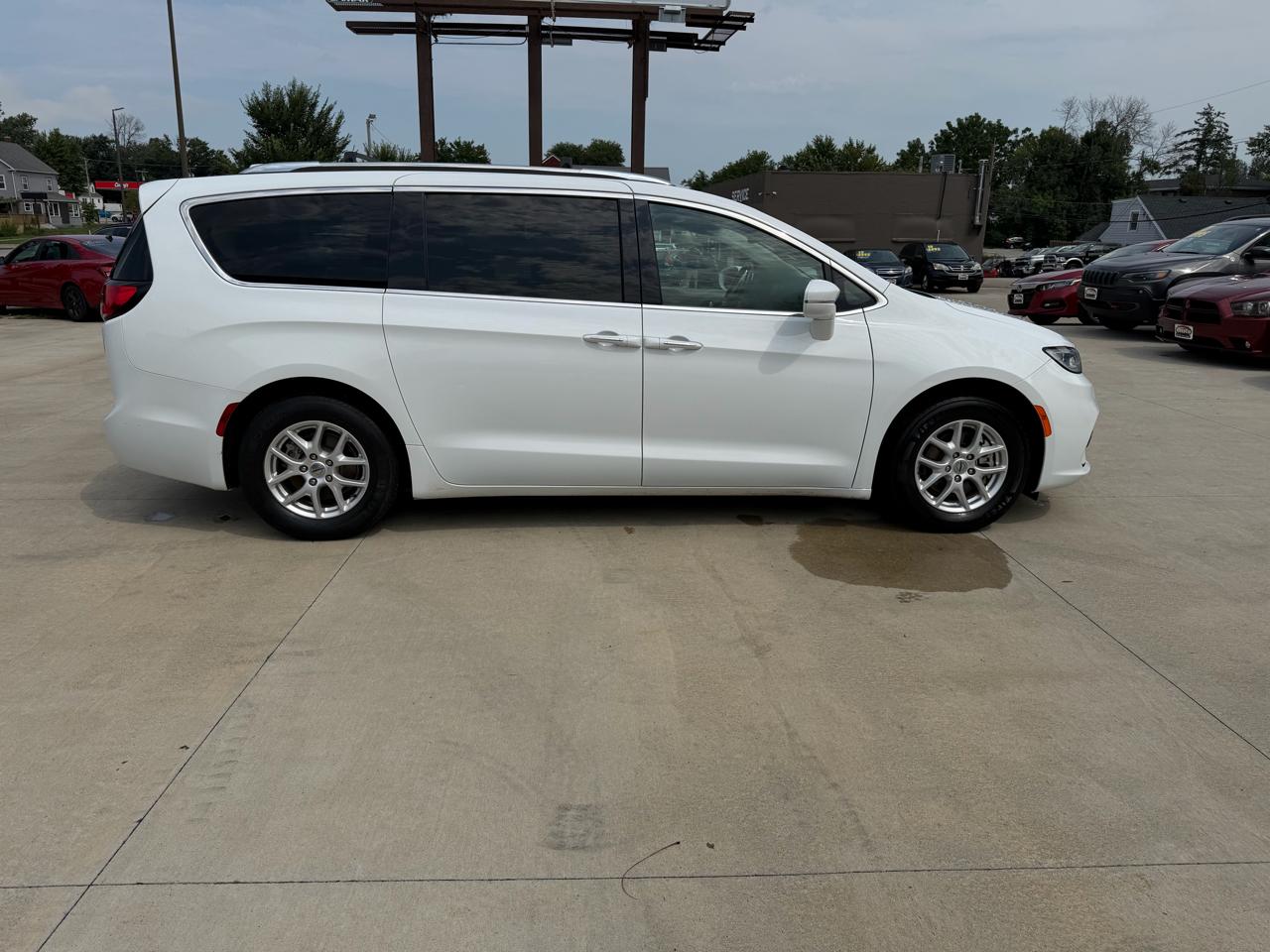 Chrysler Pacifica Touring L FWD 2021