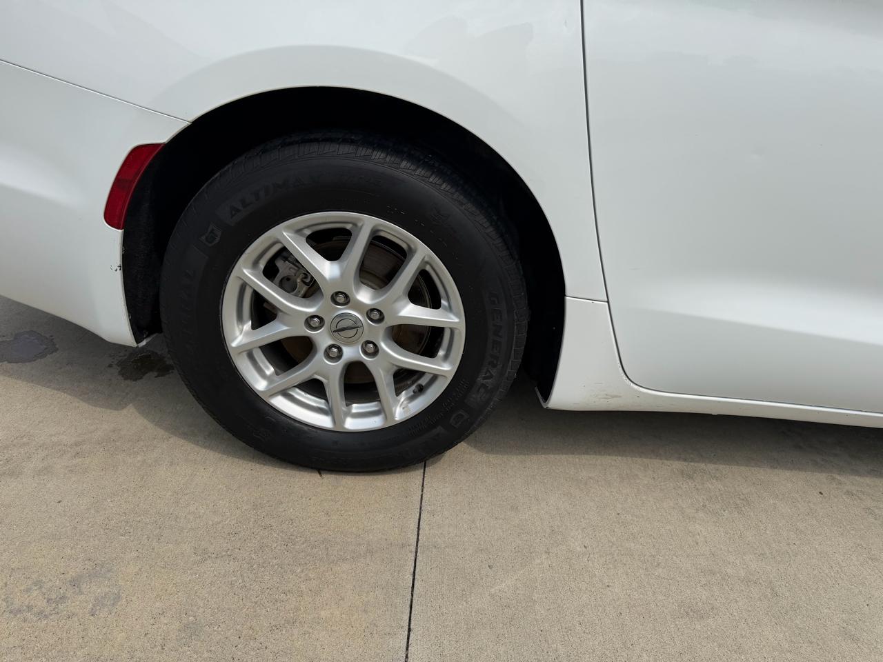 Chrysler Pacifica Touring L FWD 2021
