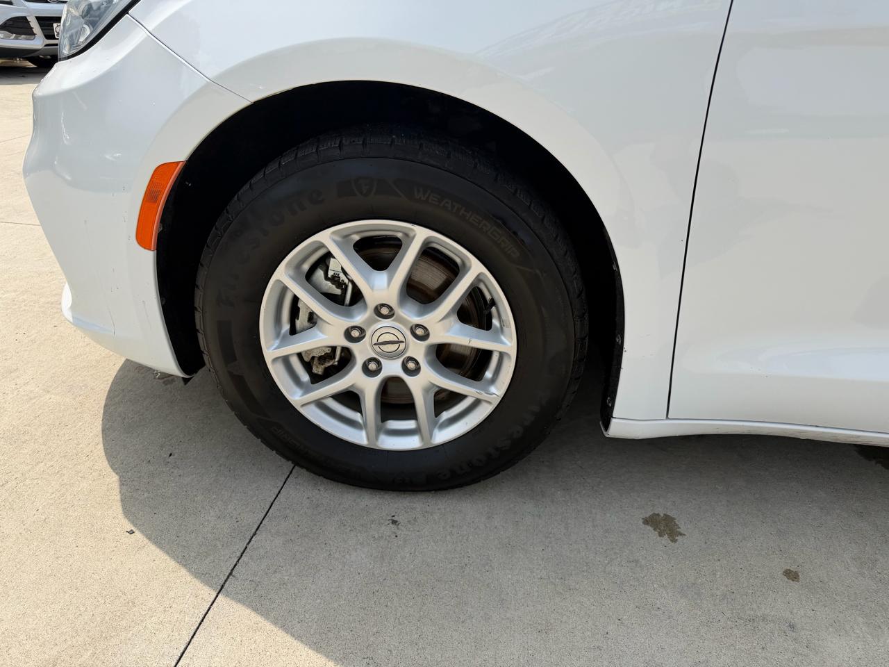 Chrysler Pacifica Touring L FWD 2021