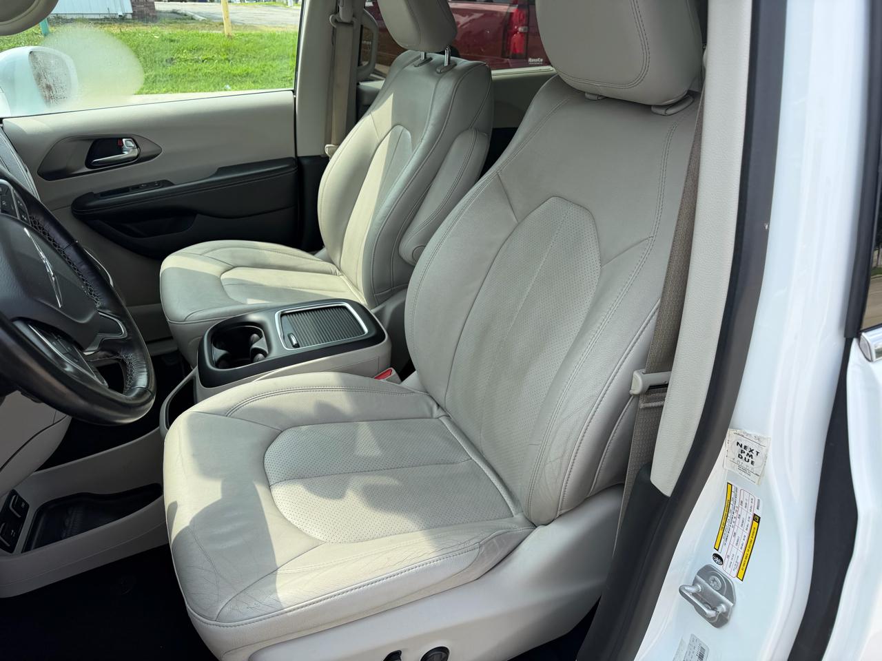Chrysler Pacifica Touring L FWD 2021