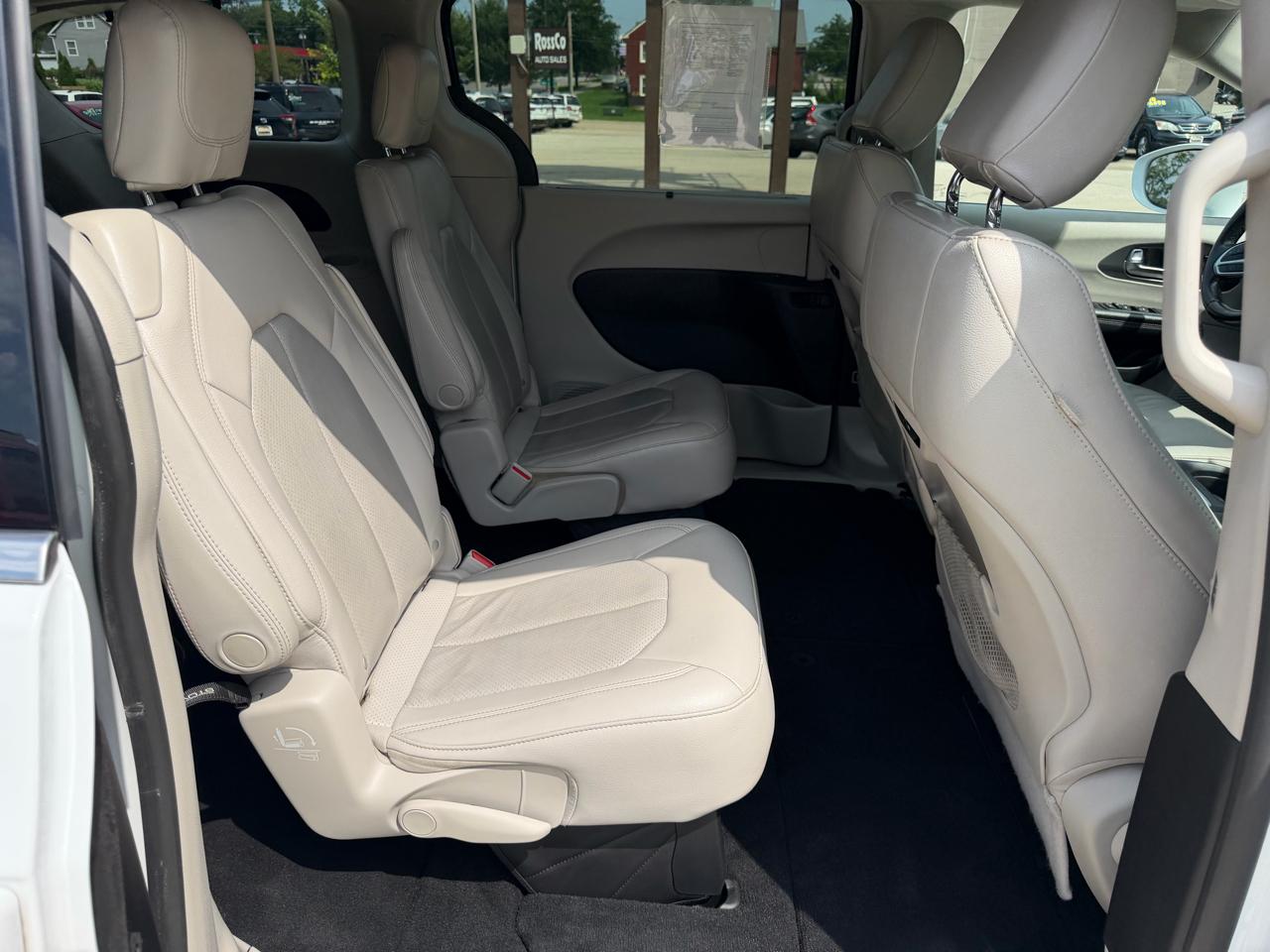 Chrysler Pacifica Touring L FWD 2021