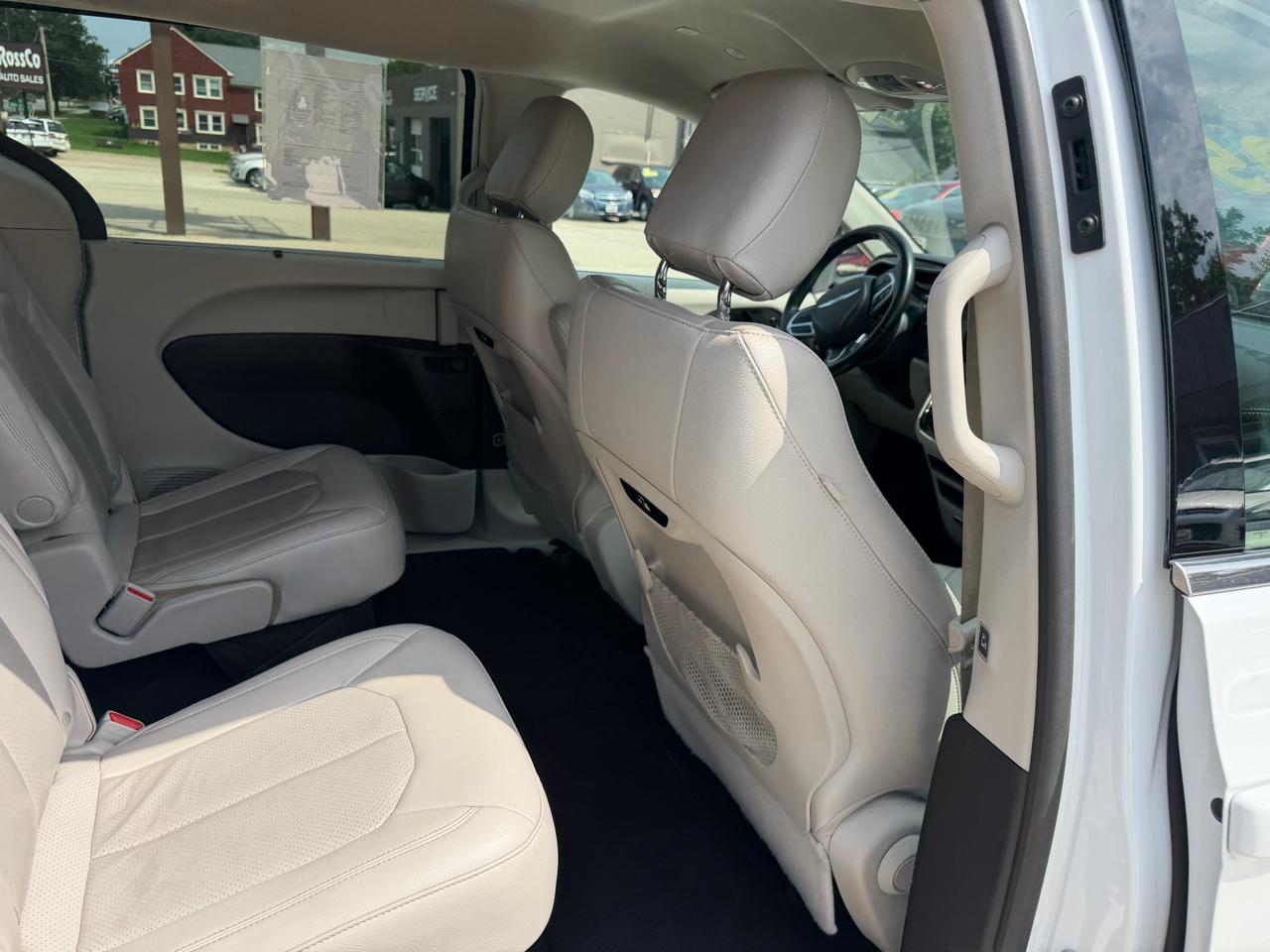 Chrysler Pacifica Touring L FWD 2021