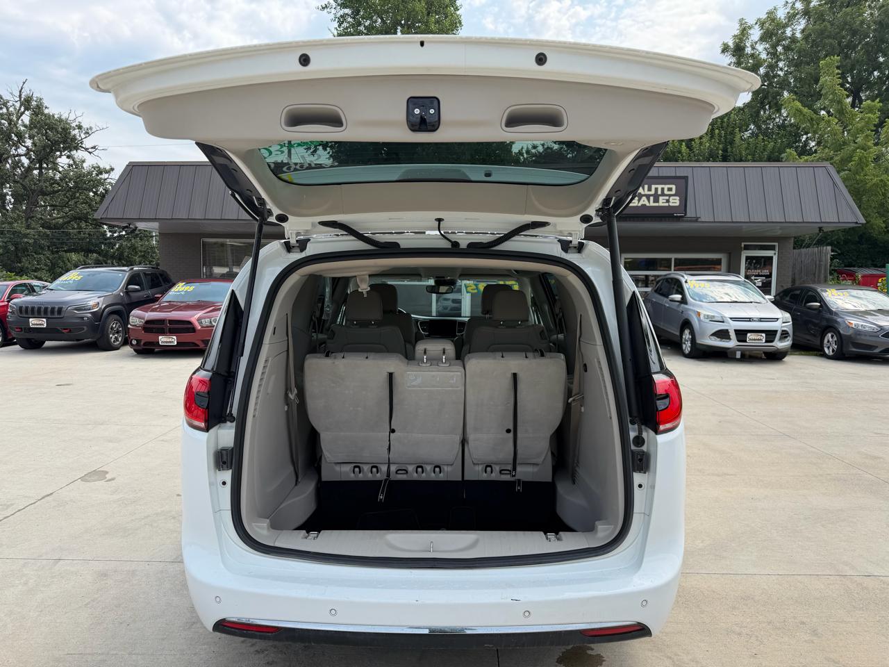 Chrysler Pacifica Touring L FWD 2021