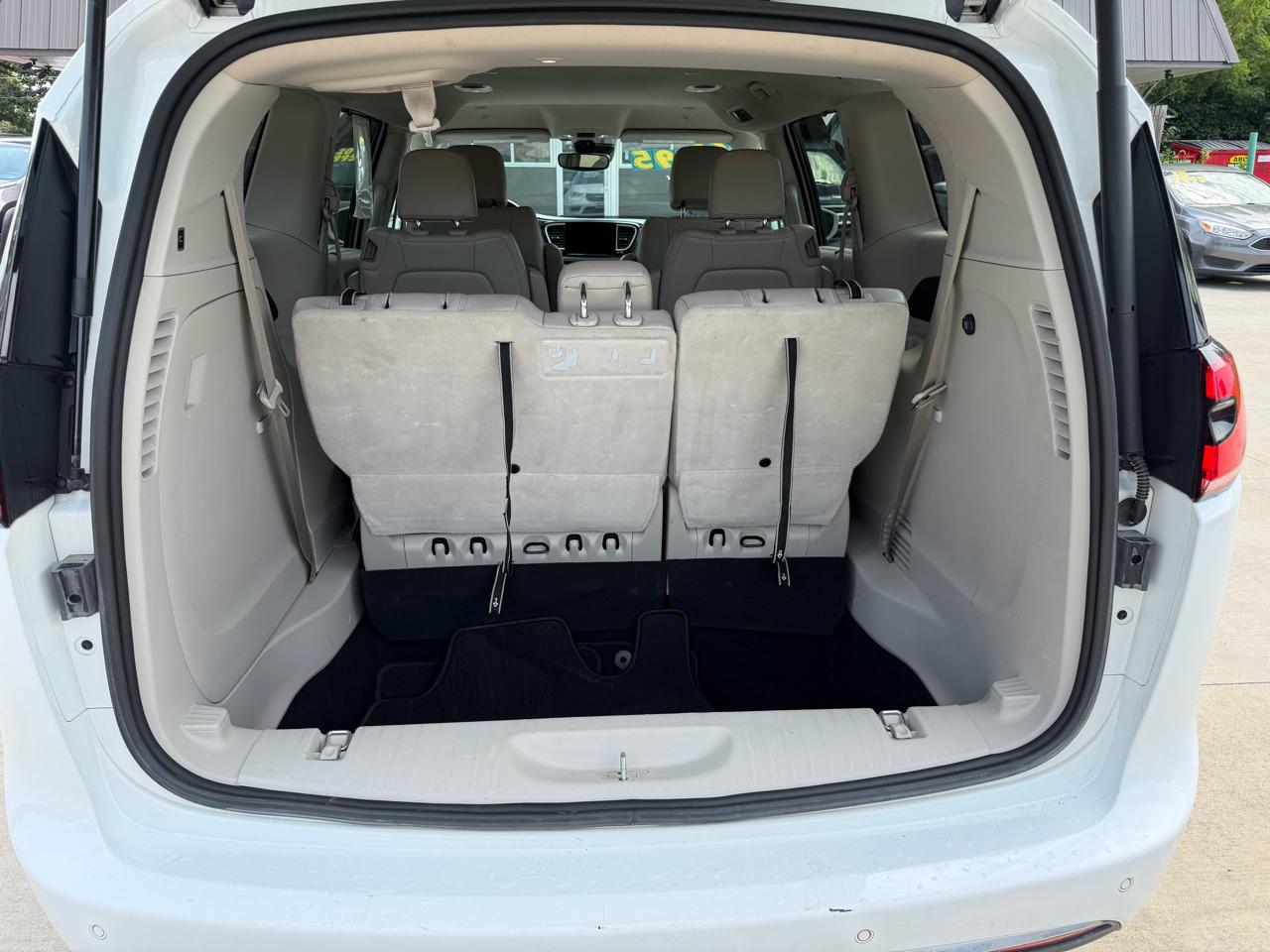 Chrysler Pacifica Touring L FWD 2021