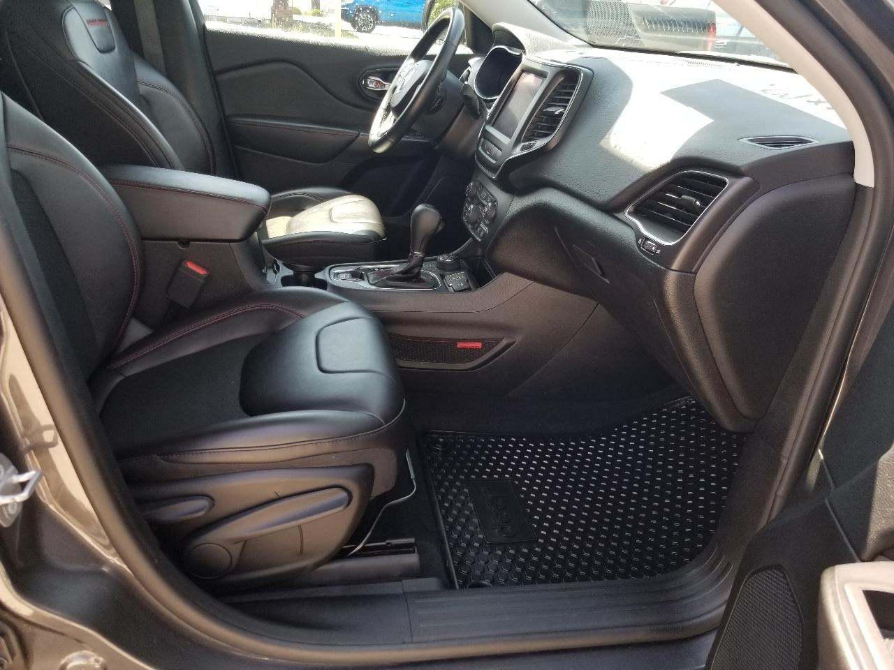 Jeep Cherokee Trailhawk 4x4 2021