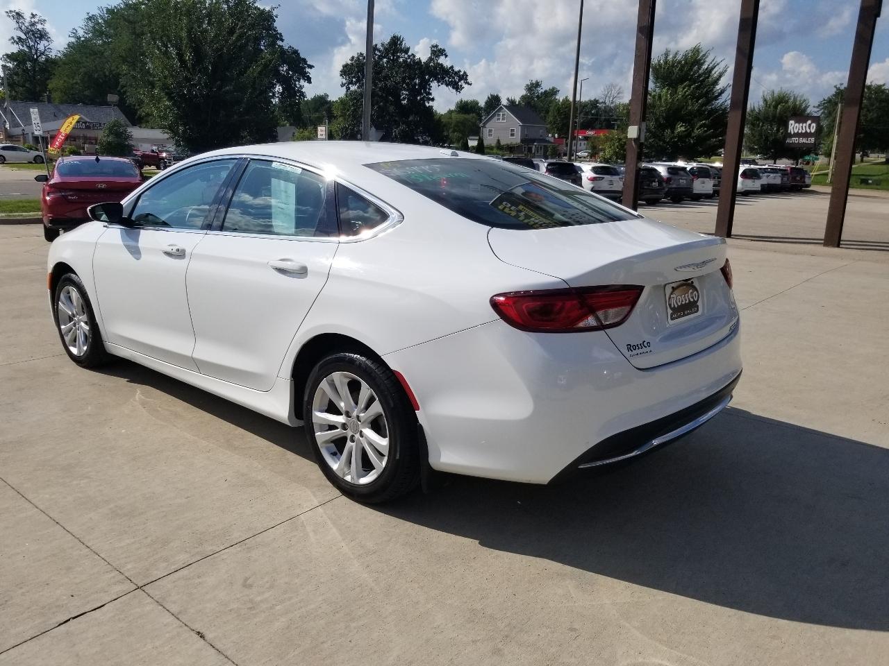 Chrysler 200 4dr Sdn Limited FWD 2015