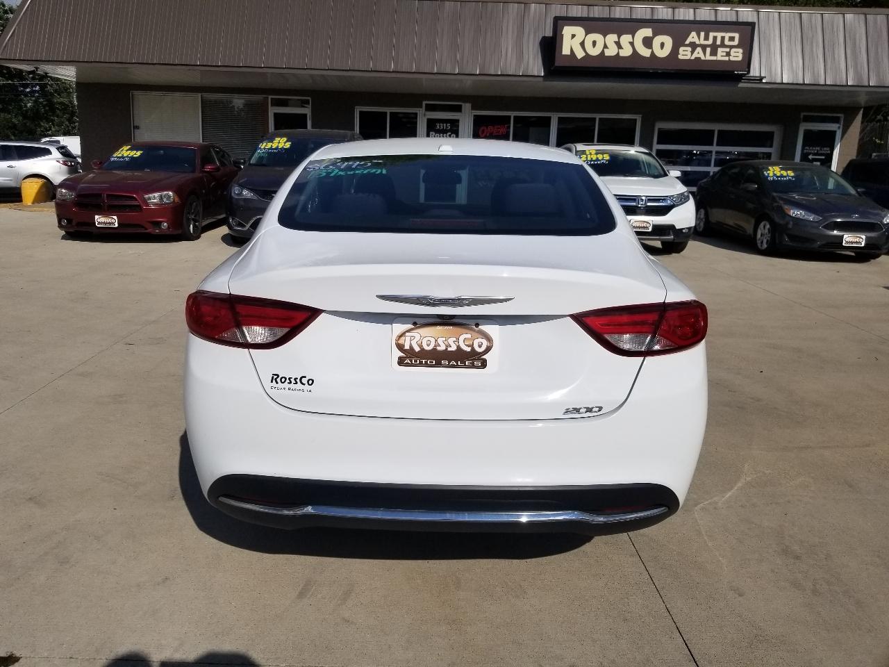 Chrysler 200 4dr Sdn Limited FWD 2015