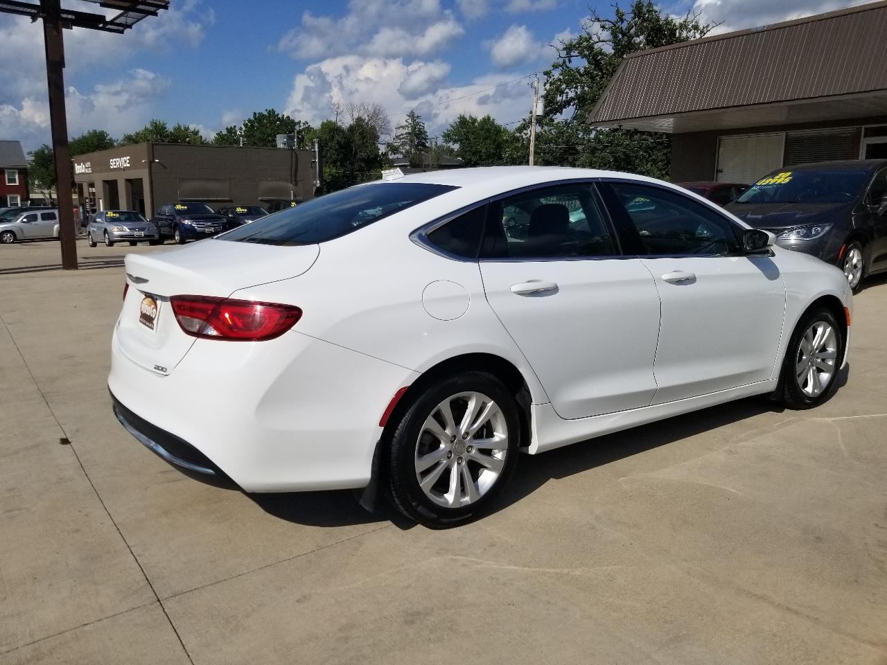 Chrysler 200 4dr Sdn Limited FWD 2015