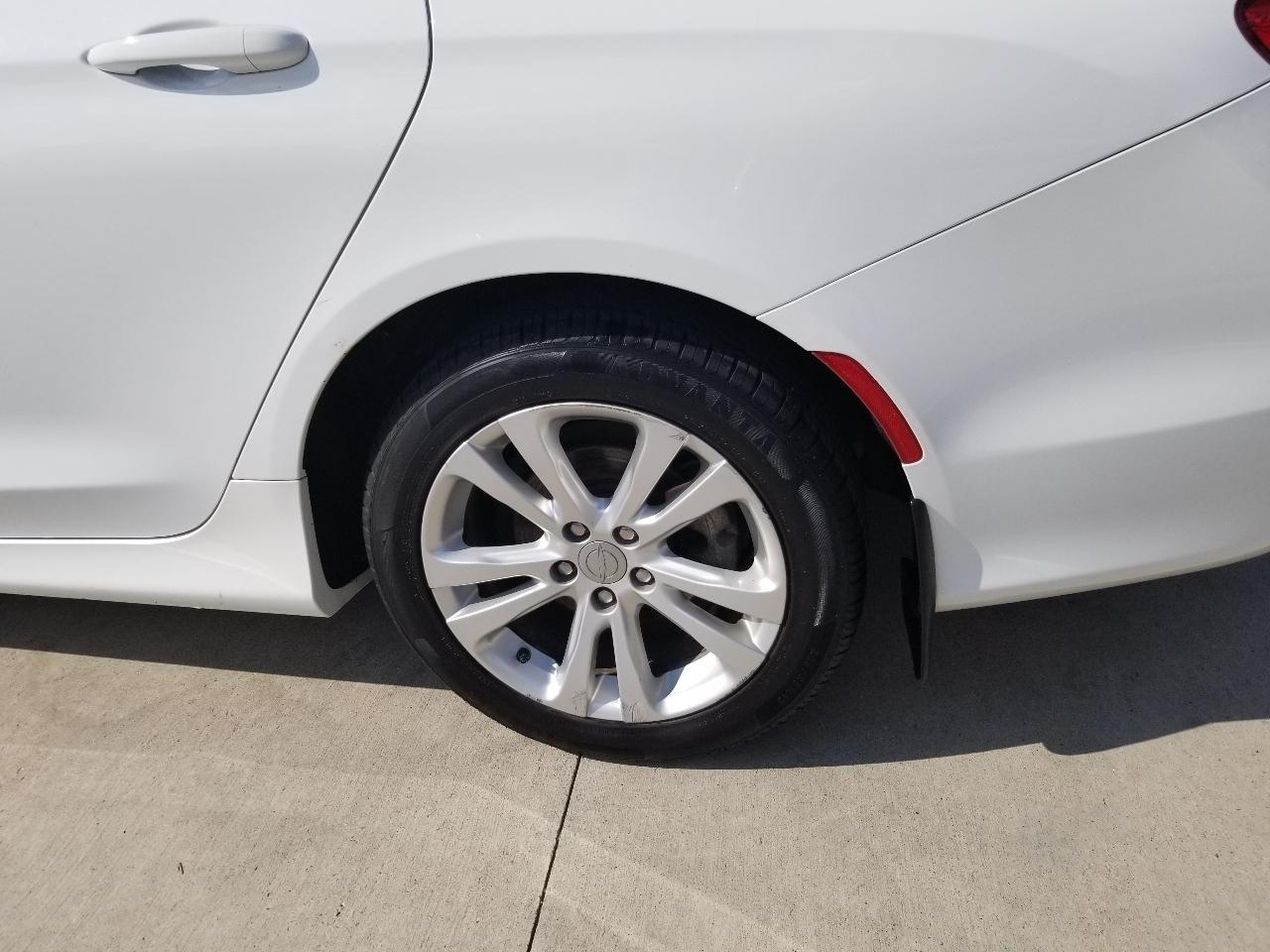 Chrysler 200 4dr Sdn Limited FWD 2015