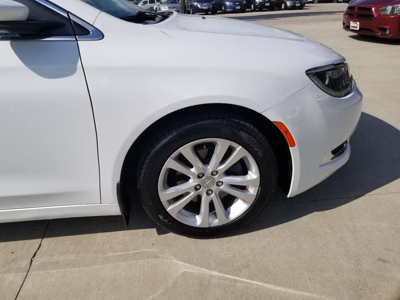 Chrysler 200 4dr Sdn Limited FWD 2015