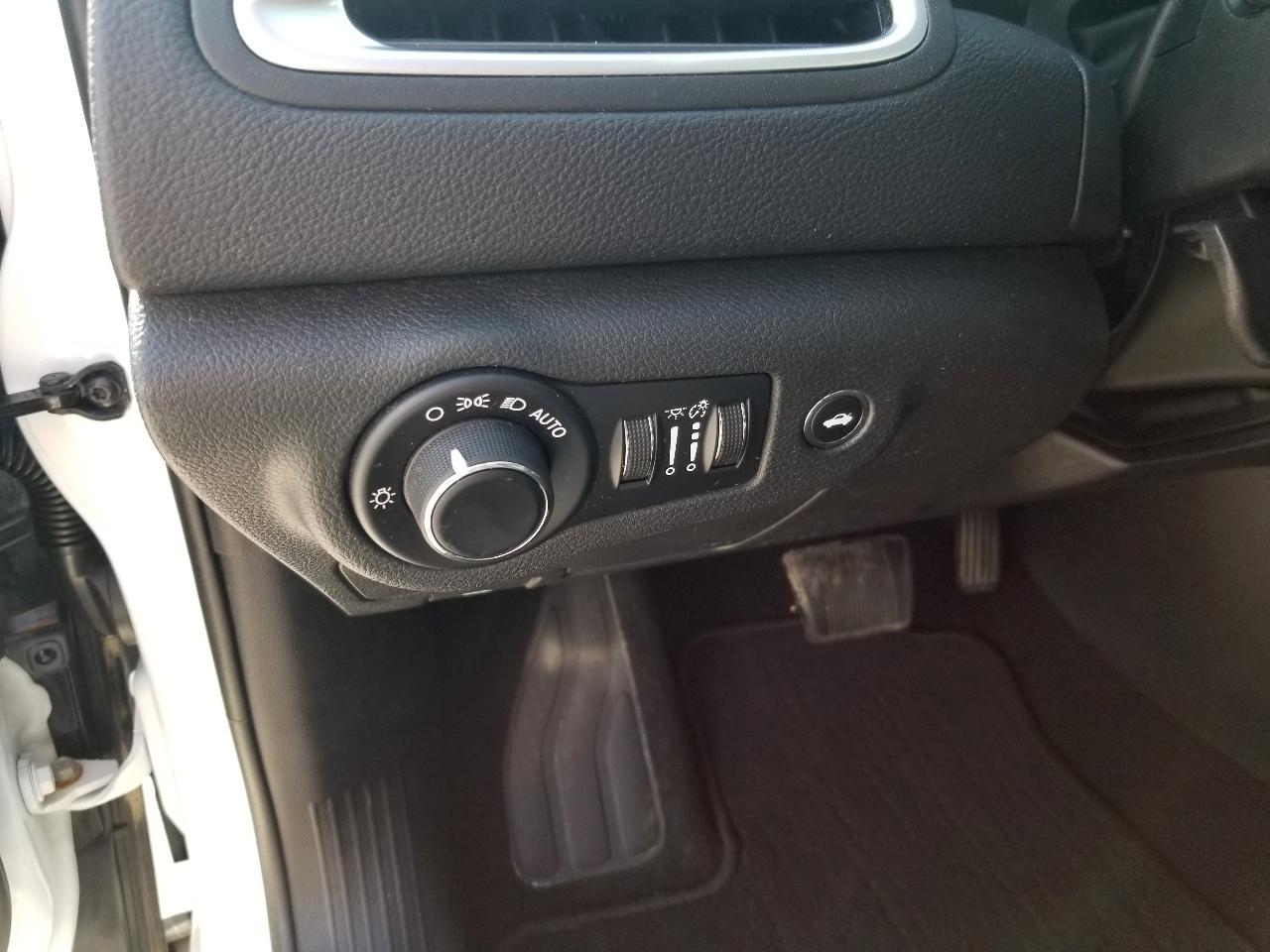 Chrysler 200 4dr Sdn Limited FWD 2015