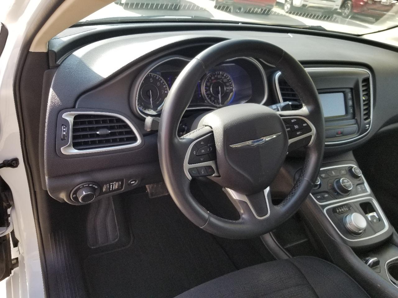 Chrysler 200 4dr Sdn Limited FWD 2015