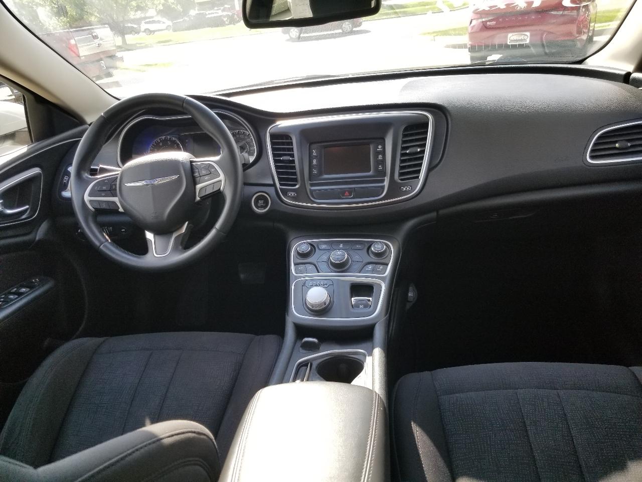 Chrysler 200 4dr Sdn Limited FWD 2015
