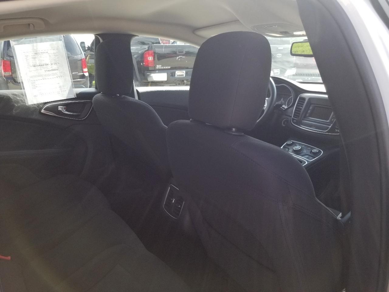 Chrysler 200 4dr Sdn Limited FWD 2015
