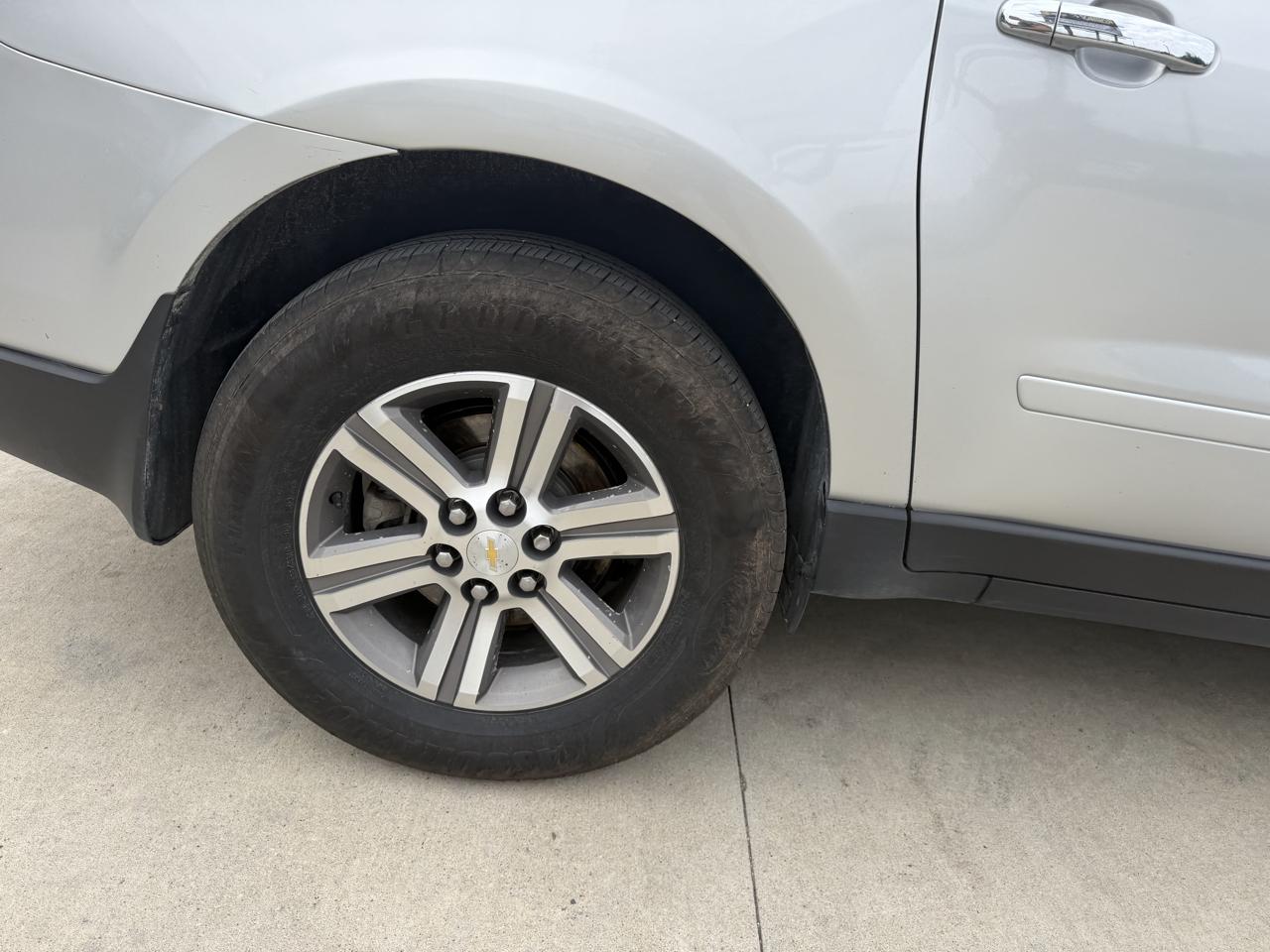 Chevrolet Traverse AWD 4dr LT w/2LT 2015