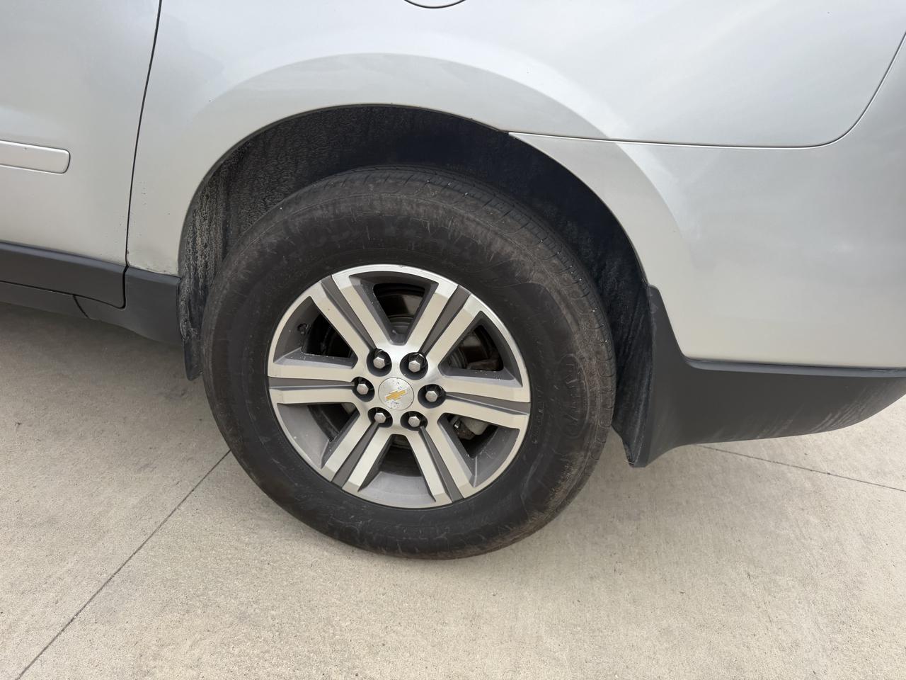 Chevrolet Traverse AWD 4dr LT w/2LT 2015