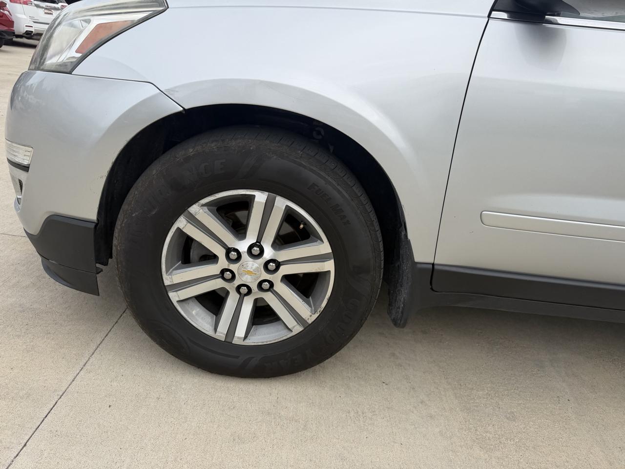 Chevrolet Traverse AWD 4dr LT w/2LT 2015